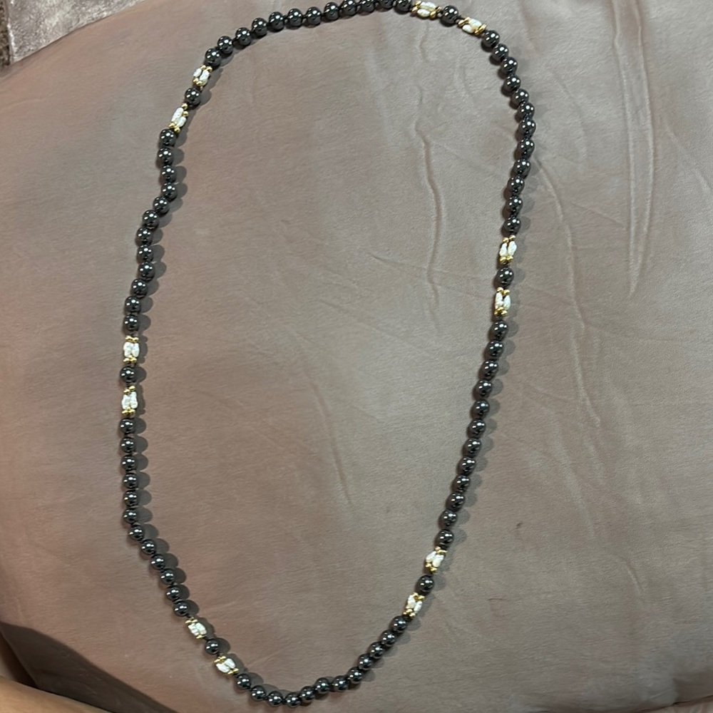 Black and Gold Necklace with Elegant Bead Design
